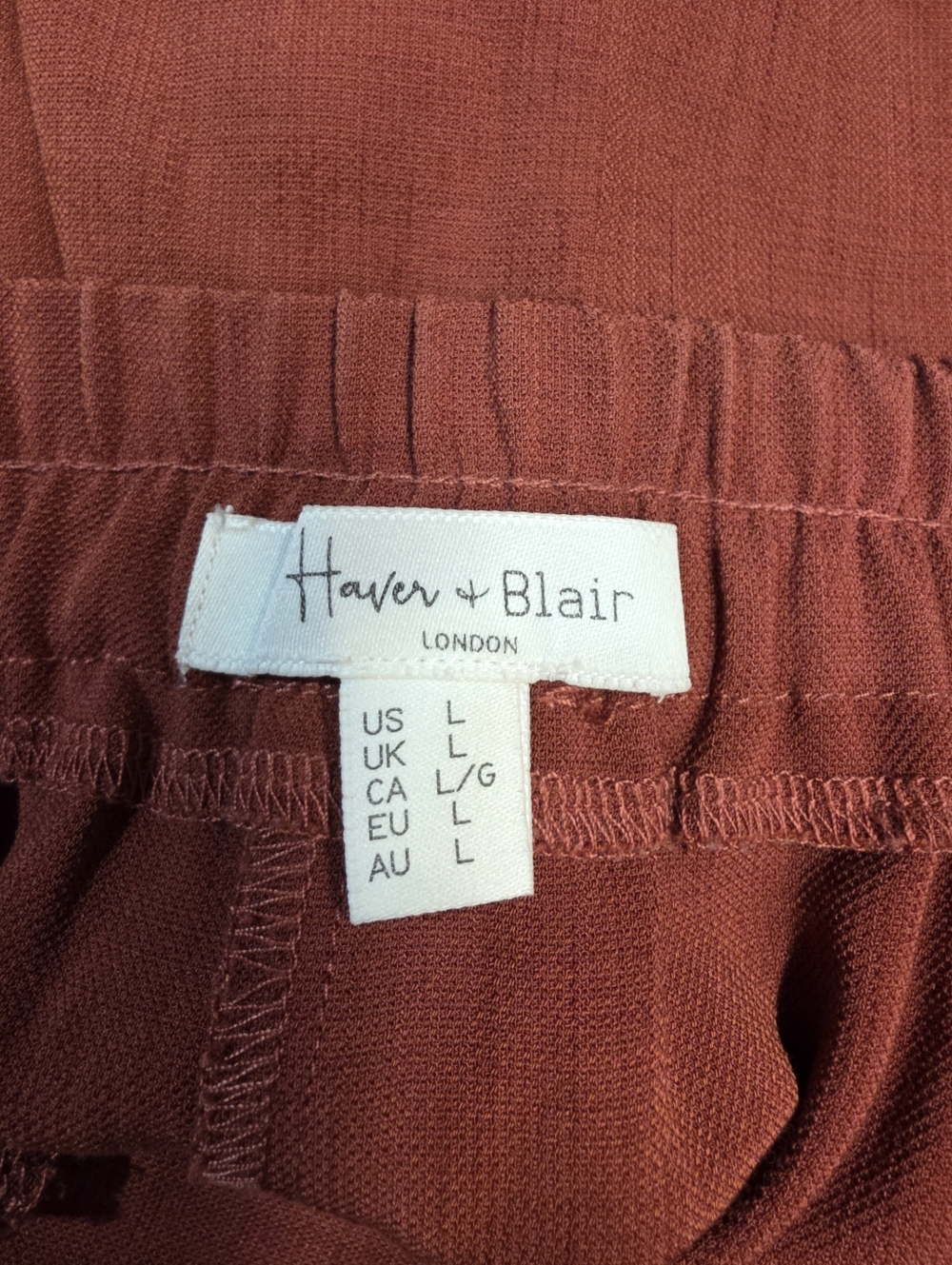 Haver & Blair Wide-Leg Button-Accent Pants in Burgundy - Picture 4 of 4